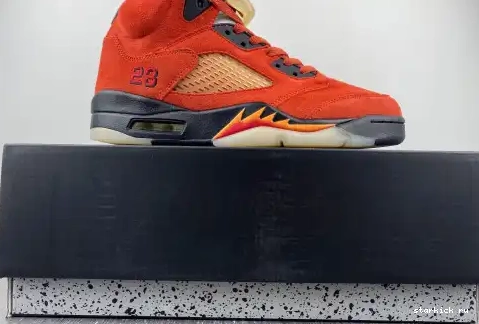 Mars 5 Retro DD9336-800 Jordan DD9336-800 on Dunk 0421